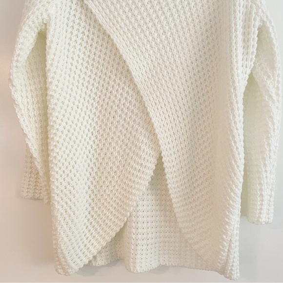 rain + rose Cowl neck Acrylic Knit Sweater with Button Detail Size Medium - Picture 6 of 8